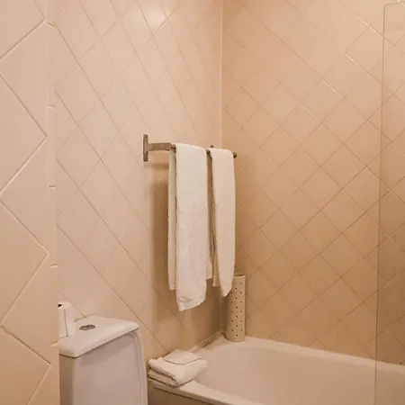 罗西奥海公寓式酒店