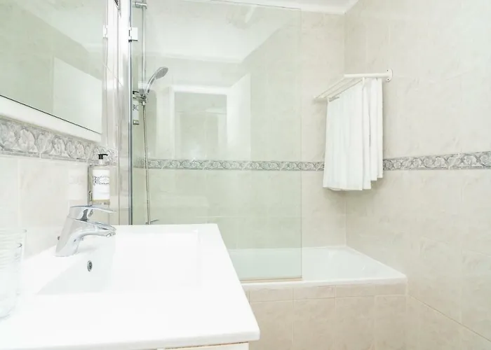 罗西奥海公寓式酒店